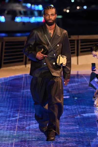Look 2
